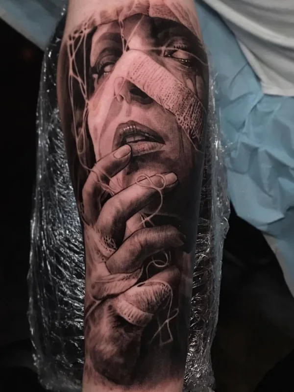 female black and grey realism Tatuagem em forearm #25574 | Tatuador Danny Lepore