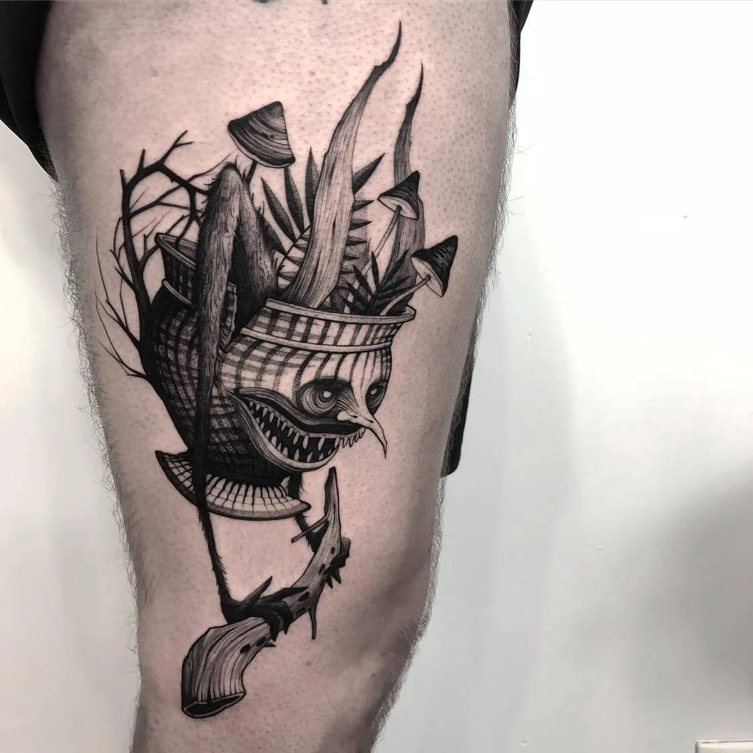 Artista di tatuaggi Patryk Chybowski, stile surrealista di tatuaggi a nero | Varsovia, Polonia