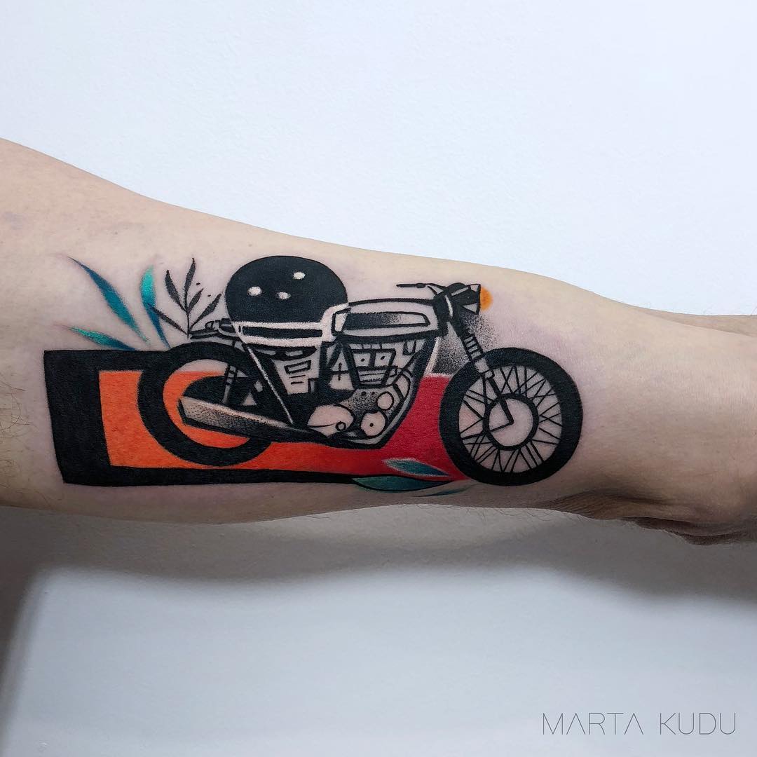 Тату мастер Marta Kudu, цветная авторская дизайнерская татуировка, мотоцикл Варшава, ...