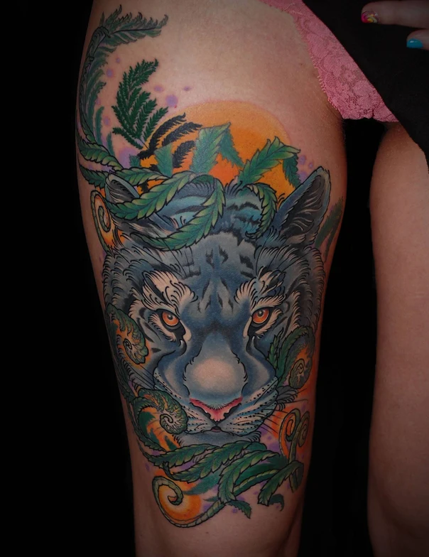 Иллюстративная Tiger, Fern tattoo на Thigh