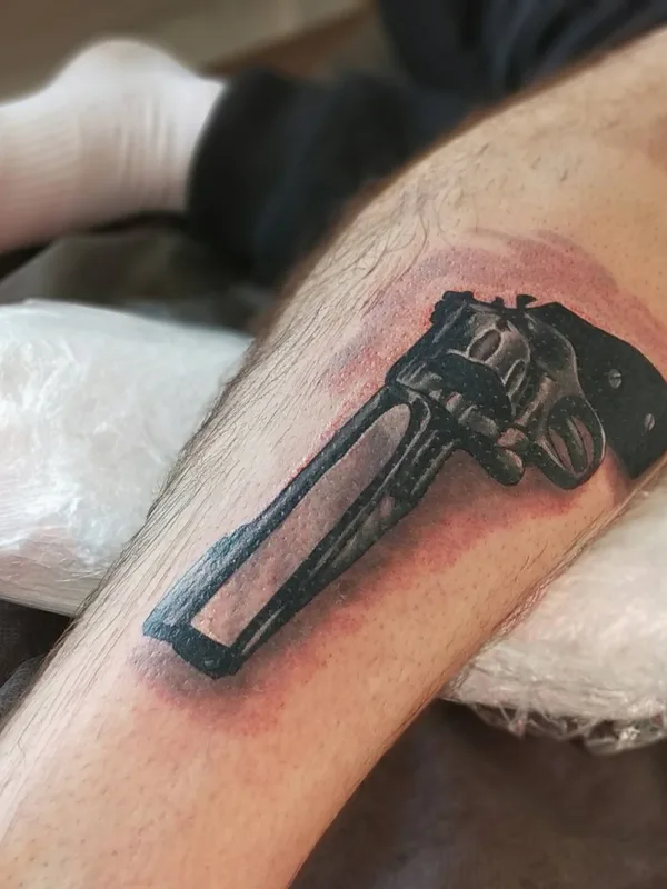 black and grey black and grey tattoo auf calf #26122 | Tätowierer Денис Норд