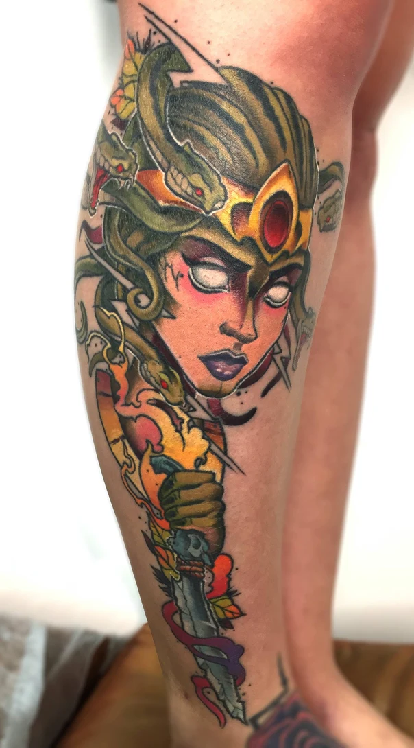 Нео-традиционная Medusa, Snake tattoo на Икра