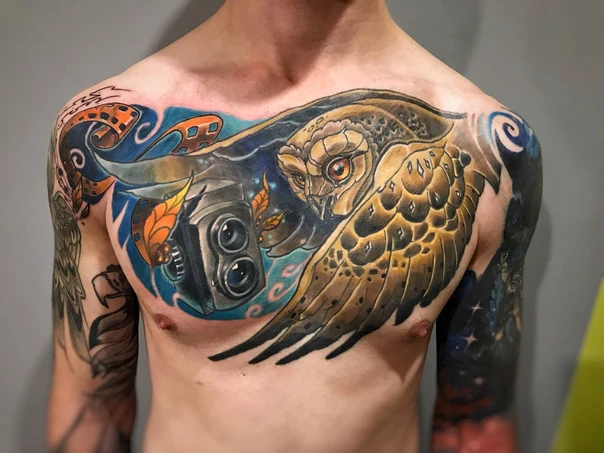 Иллюстративная Owl, Camera tattoo на Грудь