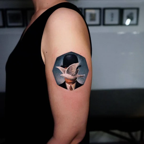 Сюрреализм Bird, Man tattoo на Плечо