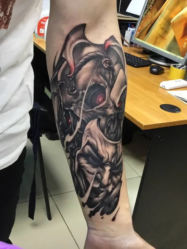 black and grey biomechanical татуировка на forearm #32999 | Тату мастер Медведев Константин