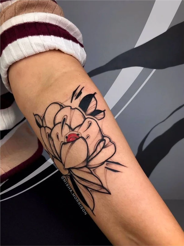Лайнворк Flower tattoo на Предплечье