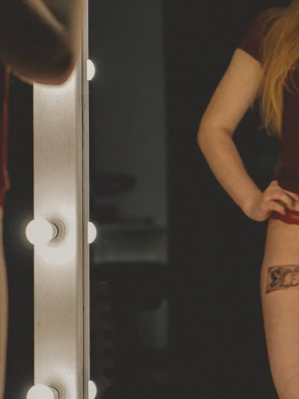 female black blackwork Tatuagem em thigh #33201 | Tatuador Максим Огарев