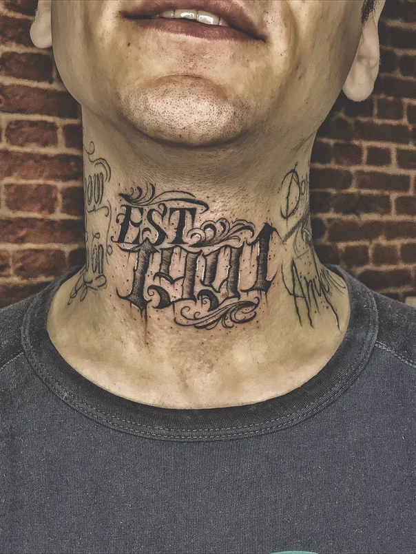 Леттеринг Lettering tattoo на Шея