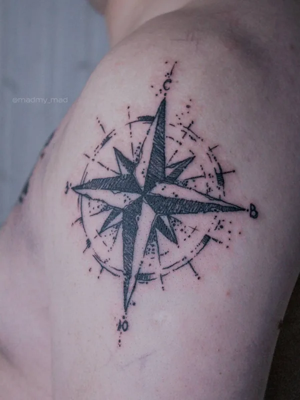 black blackwork 纹身 在 shoulder blade #33599 | 纹身师 Мария Жиркова