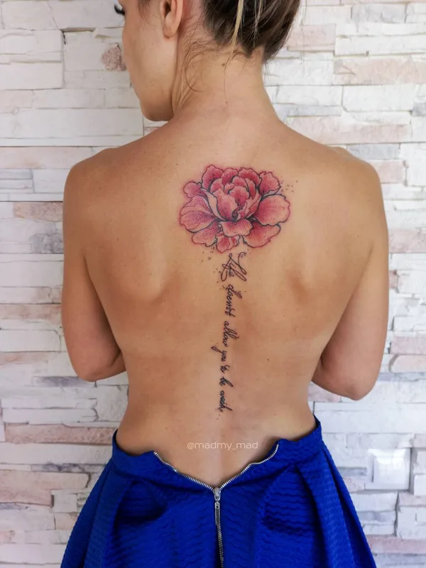 female color botanic 纹身 在 upper back #33596 | 纹身师 Мария Жиркова