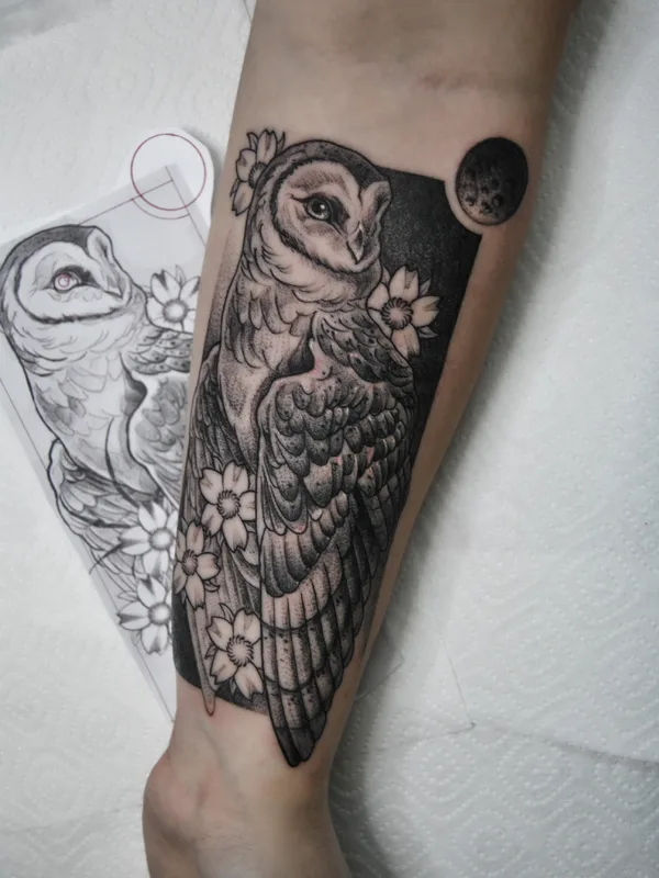black and grey blackwork Tatuagem em forearm #37880 | Tatuador Павел Ворон