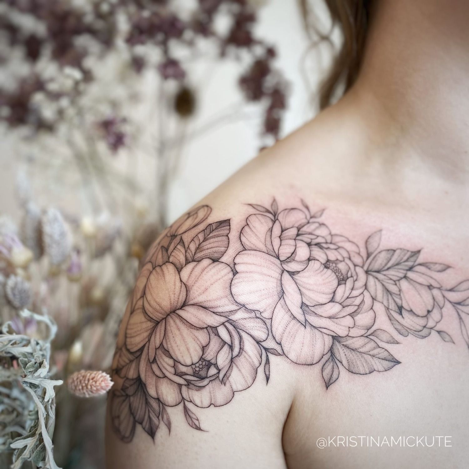 Файнлайн Flowers, Leaves tattoo на Дельта