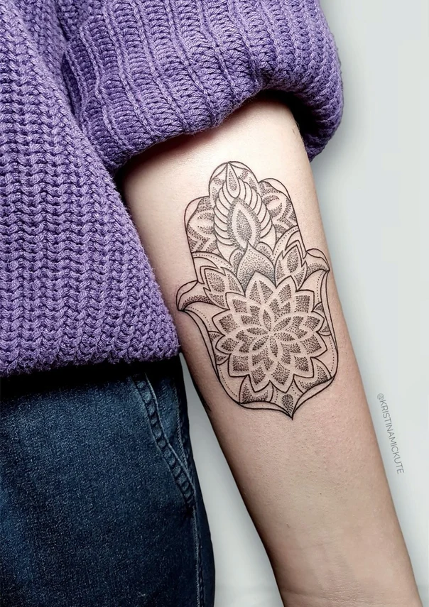 Дотворк Hamsa tattoo на Предплечье
