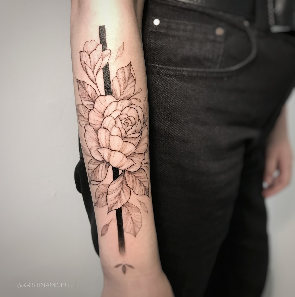 Fineline тату на Forearm