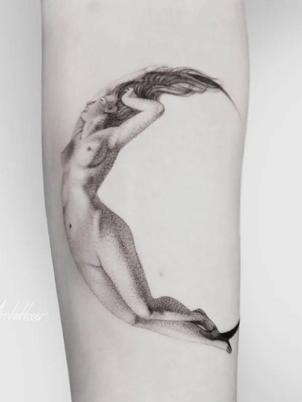 female black and grey realism 纹身 在 forearm #43083 | 纹身师 Александр Арисов
