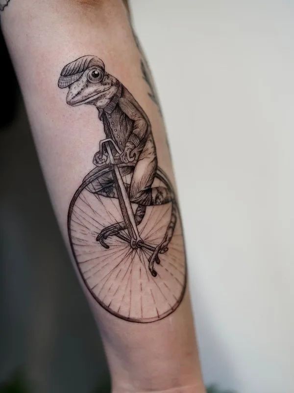 black and grey sketch 纹身 在 forearm #43158 | 纹身师 Daira Pukite