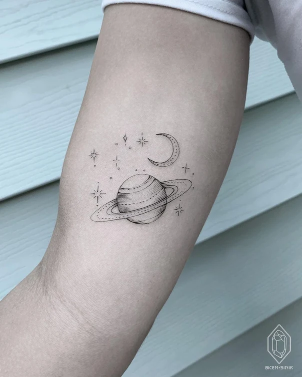 Fineline Planet, Moon tattoo on Forearm