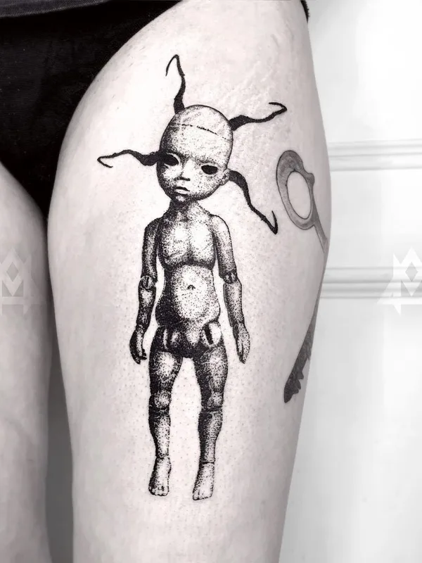 black and grey blackwork татуировка на thigh #43297 | Тату мастер Дмитрий Маринченков