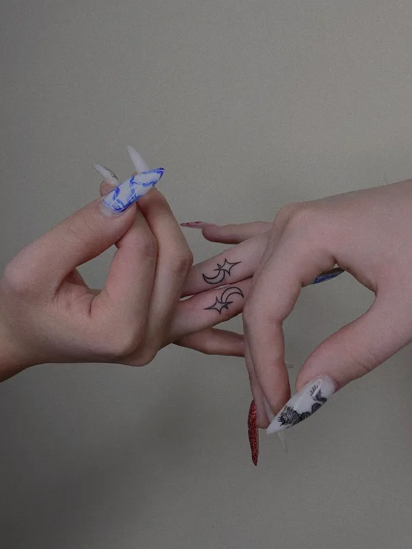 black linework татуировка на finger #59425 | Тату мастер Сабина Алиева