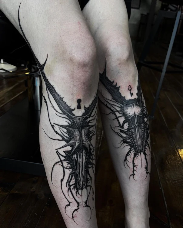 Dark Key, Lock tattoo на Голень