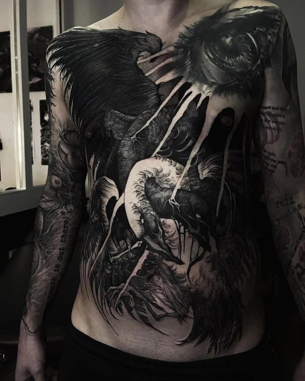 Блэкворк Birds, Eye tattoo на Грудь