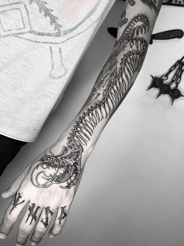 black and grey biomechanical 타투 부위 full sleeve #59620 | 타투이스트 Erick Cuevas