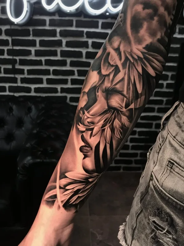 black and grey realism Tatuaggio su forearm #59641 | Tatuatore Антон Каменских 