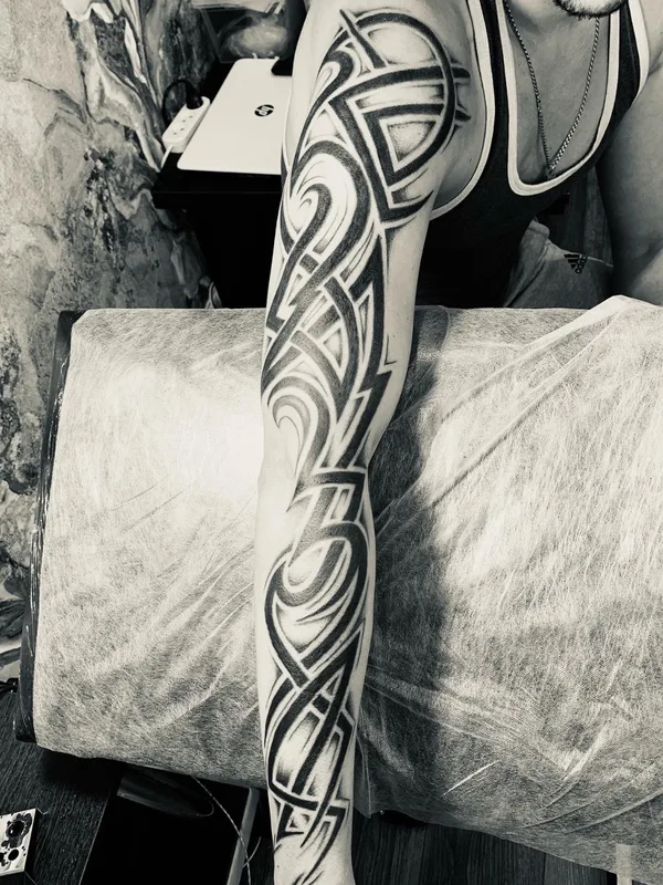 male black and grey tribal татуировка на full sleeve #59968 | Тату мастер Лидия Гаранская/ Garanskaya_tattoo