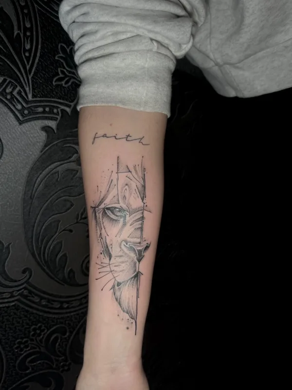 black and grey sketch 纹身 在 forearm #74961 | 纹身师 Sigitas Kasperavicius