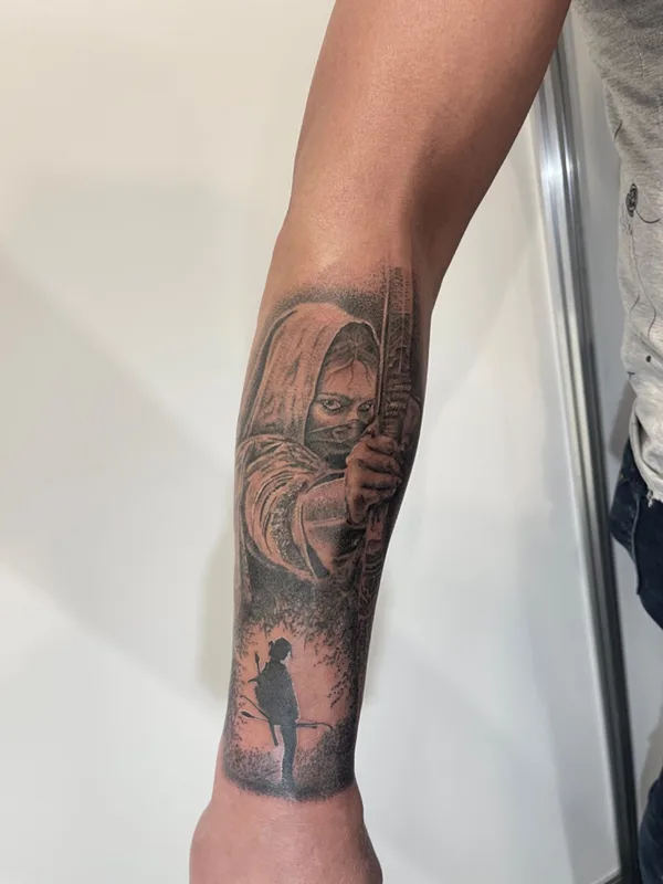 black and grey realism 纹身 在 forearm #74960 | 纹身师 Sigitas Kasperavicius