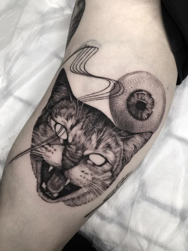 black and grey blackwork татуировка на forearm #75103 | Тату мастер Natalia Perrote