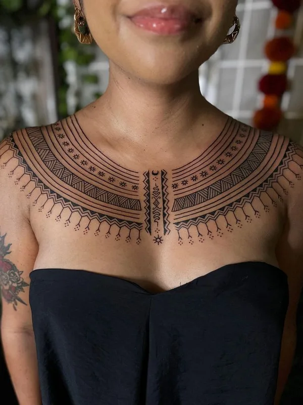 female black linework 타투 부위 chest #75143 | 타투이스트 Ayla Roda