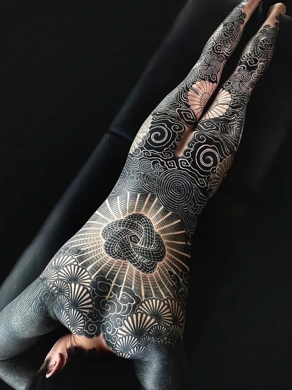 black blackwork Tatuaggio su full body #75555 | Tatuatore Jessi Manchester