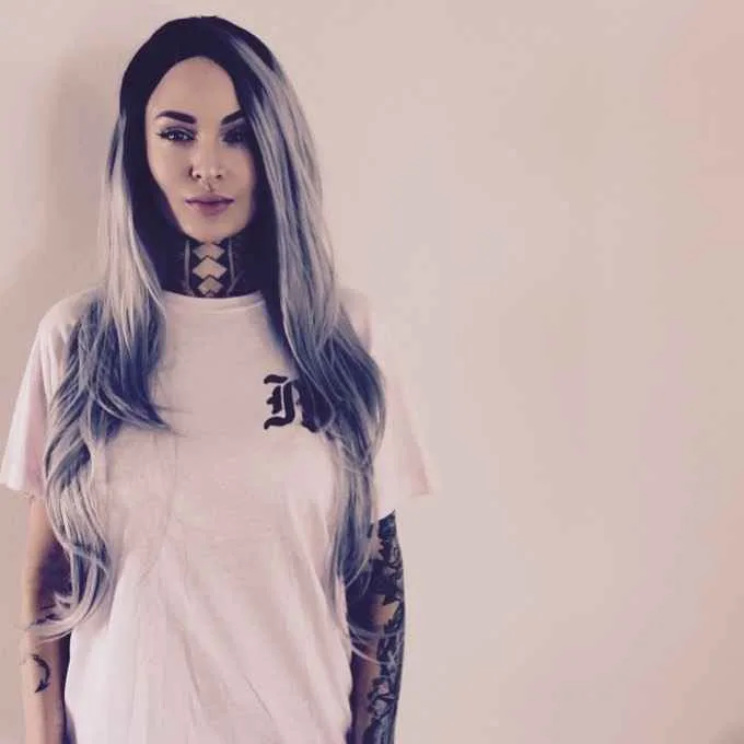 Female tattooed model Tessa Lizz | alternative model from USA