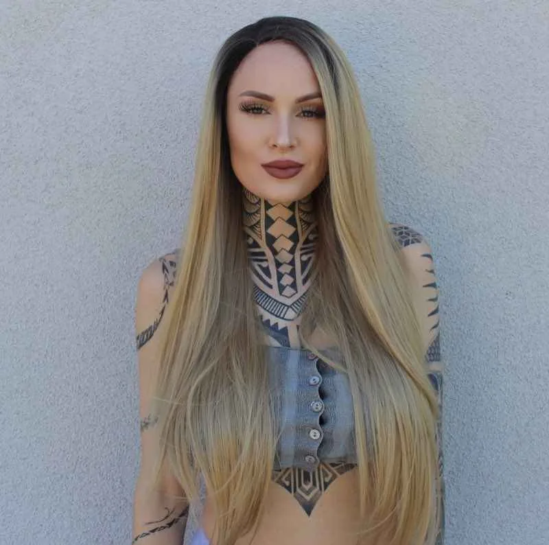 Female tattooed model Tessa Lizz | alternative model from USA