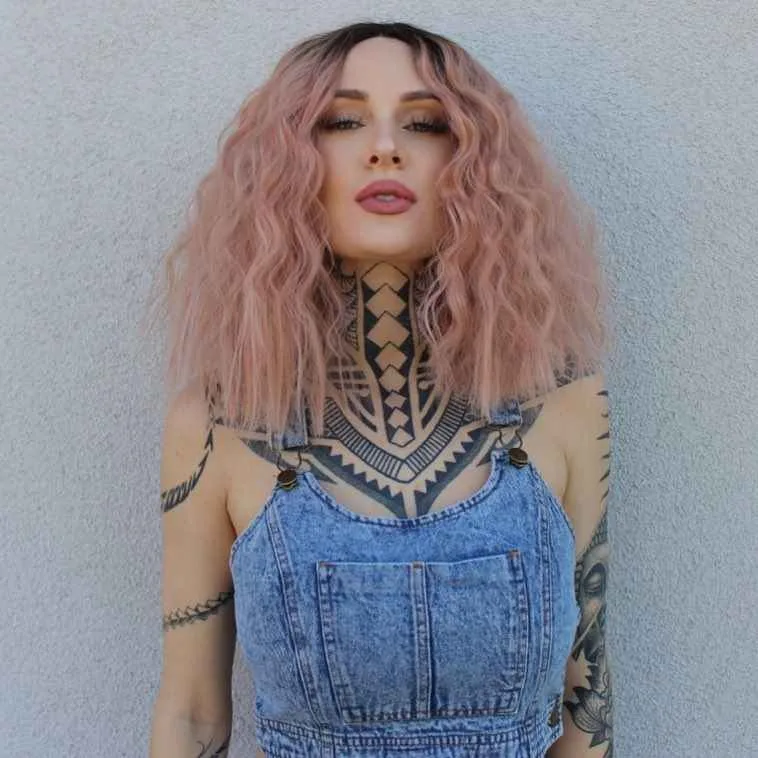 Female tattooed model Tessa Lizz | alternative model from USA