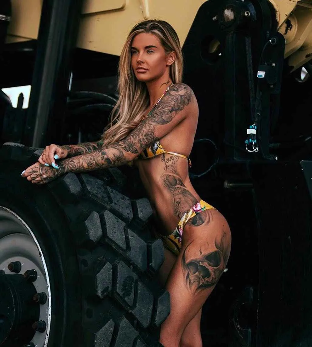 Modello femminile tatuato Lauren Houldsworth, modello alternativo, blog su stile di vita e viaggiatore | Regno Unito