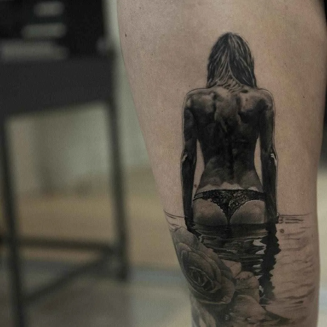 Artista di tatuaggi Nikki Norberg tatuaggio nero e grigio realistico | Göteborg, Svezia