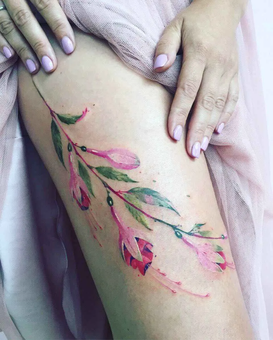 Tattoo artist Pis Saro, lightness romantic watercolor tattoo