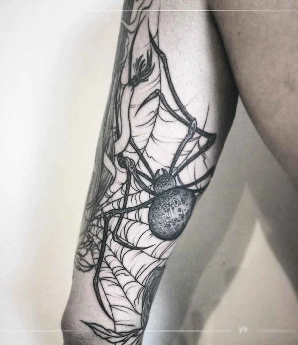 Блэкворк Spider, Spiderweb tattoo на Предплечье