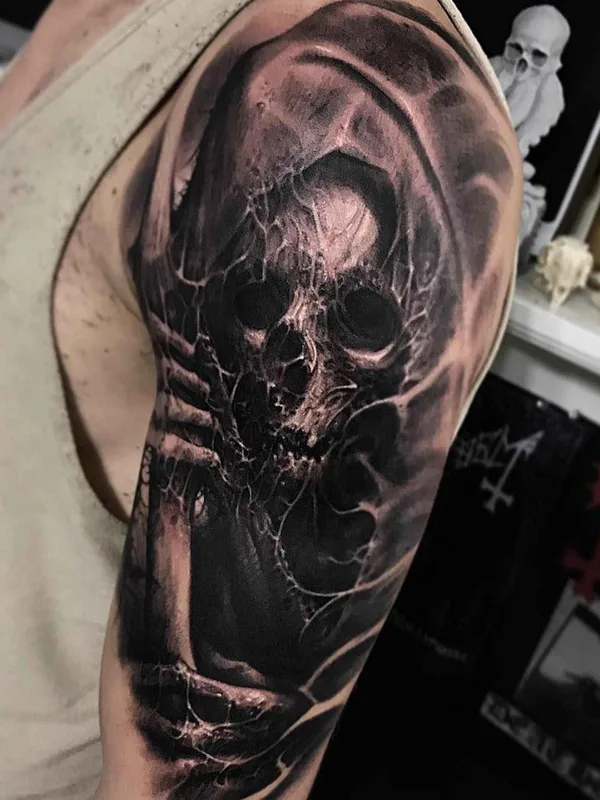 black and grey black and grey Tatuagem em upper arm #14841 | Tatuador Brandon Herrera