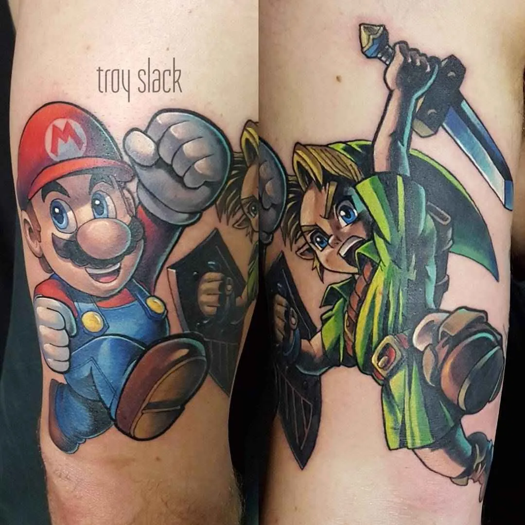 Artista de tattoo Troy Slack tattoo colorida da escola nova, personagens de quadrinhos e desenhos animados 