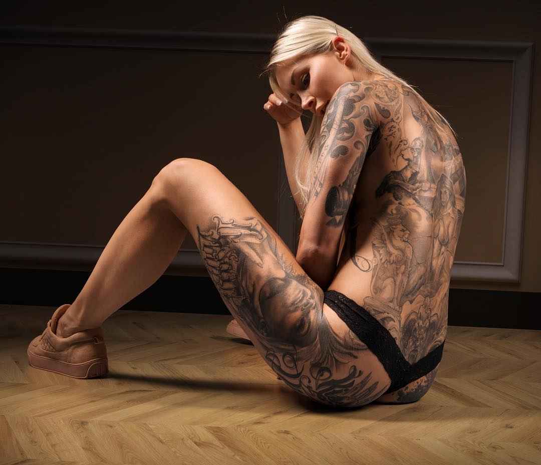 Тату модель Jill Hardener татуированные девушки Берлин, Германия.