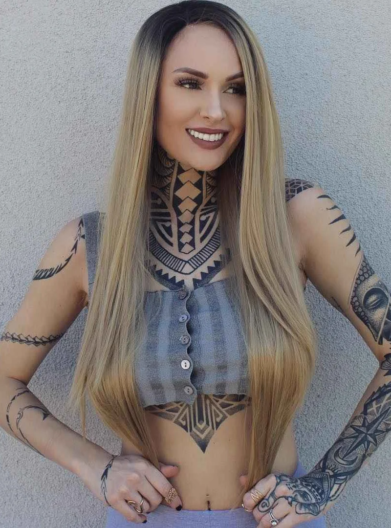 Tattooed model Tessa Lizz