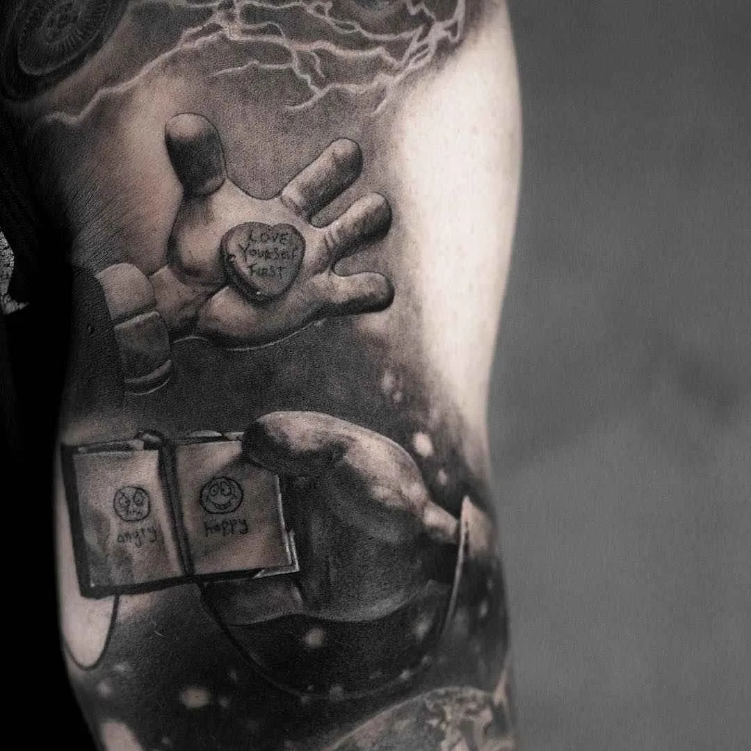 Artista di tatuaggi Nikki Norberg tatuaggio nero e grigio realistico | Göteborg, Svezia