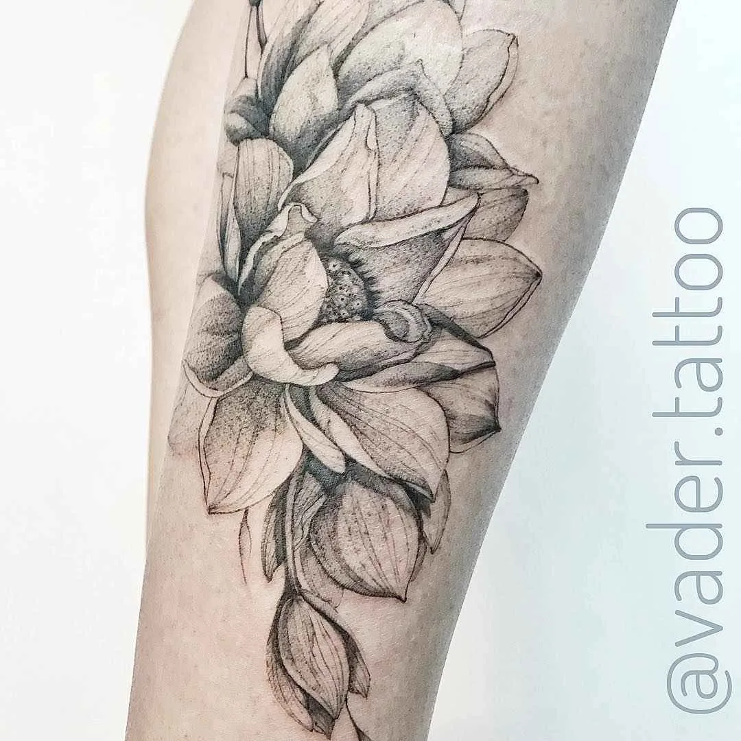 Tattoo artist Tatiana Vader authors dotwork watercolor tattoo | Saint Petersburg, Russia