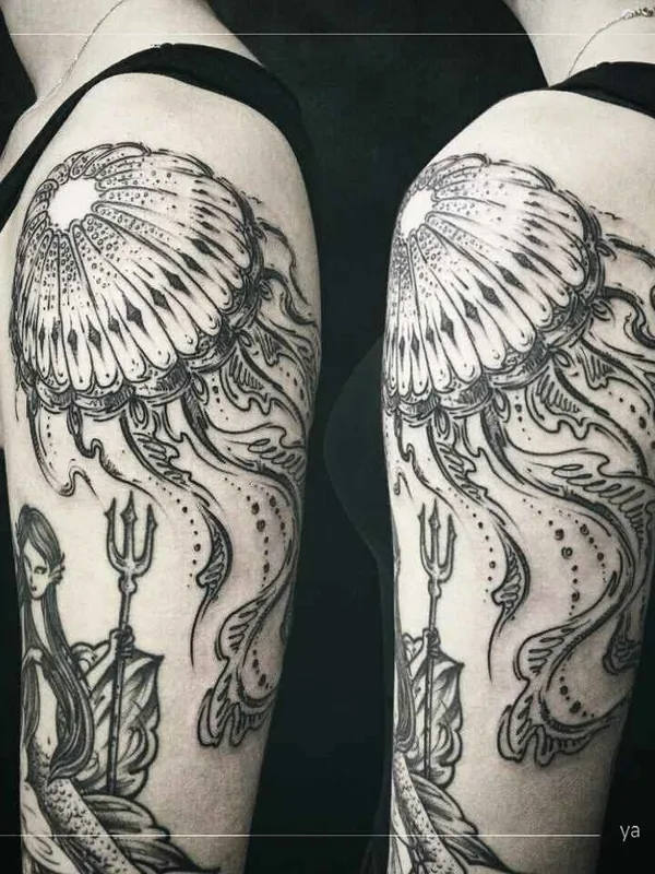 female black and grey blackwork Tatuagem em upper arm #14831 | Tatuador Анастасия Ятссон