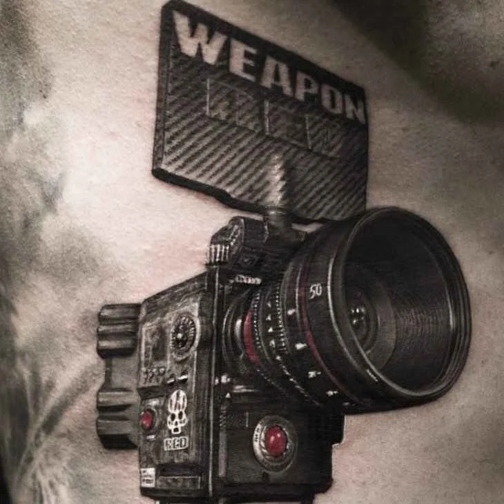 Artista di tatuaggi Nikki Norberg