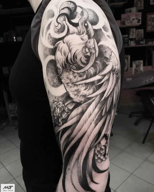 Чёрно-серая Bird, Wings tattoo на Плечо