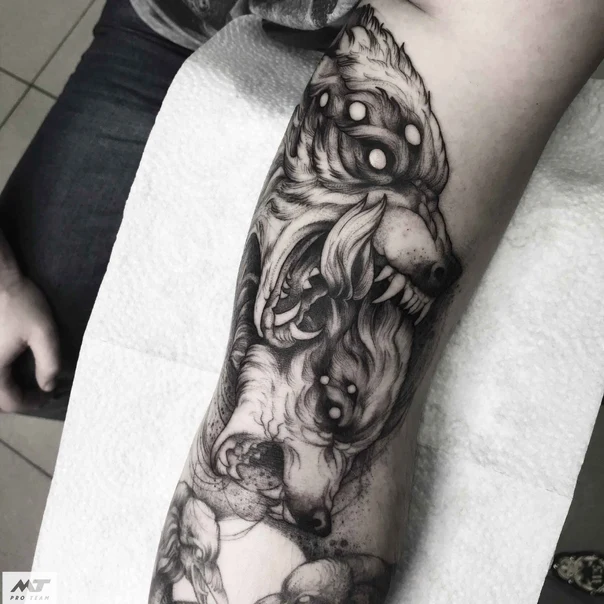 Блэкворк Wolf tattoo на Предплечье
